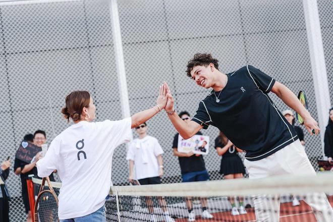 与筹码同时 与筹码同时